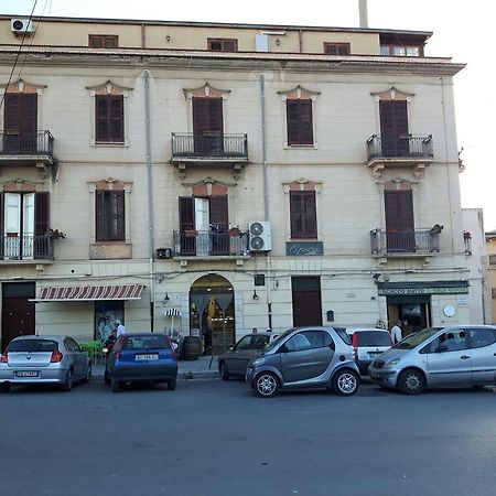 אלקאמו Agli Antichi Quartieri Apartments & Room מראה חיצוני תמונה