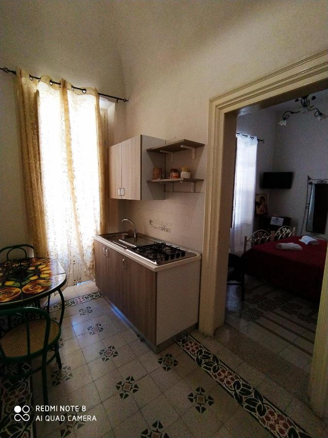 אלקאמו Agli Antichi Quartieri Apartments & Room מראה חיצוני תמונה
